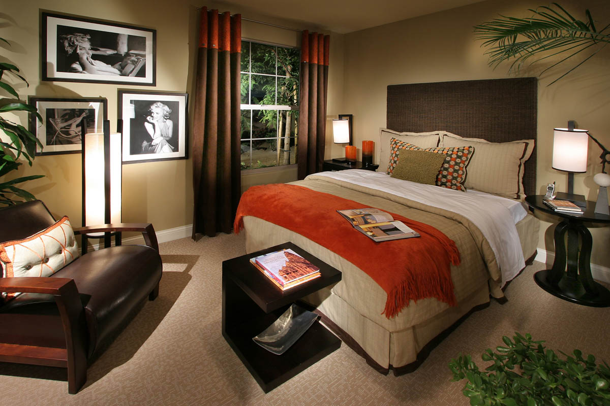 Guest bedroom of the Monte Sereno home